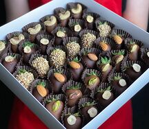 Клубника в шоколаде Nuts box