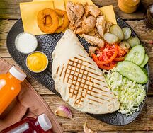 Шаурма Базовая, луковые кольца и напиток