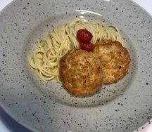 Макарошки с куриными котлетками