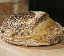 Хлеб пшеничный с семечками