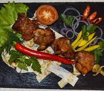 Шашлык из cвинoй шейки