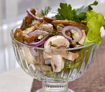 Грибы маринованные