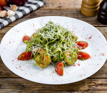 Тальятелле с соусом песто и креветками