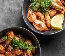 Магаданские креветки в чесночном соусе