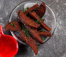 Пряные гренки с чесноком и зеленью