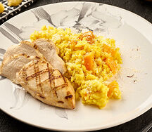 Куриная грудка на гриле с тыквенным рисом