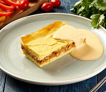 Картофельная запеканка с мясным фаршем и сырным соусом