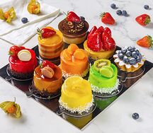 Ассорти из пирожных №09