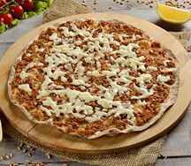 Ламаджо с говядиной и сыром