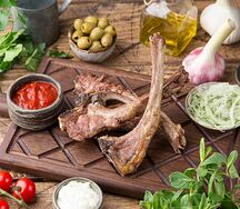 Каре ягненка на углях