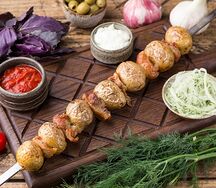 Картофель бейби с курдюком на углях