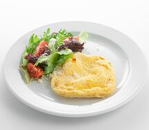 Омлет с томатами