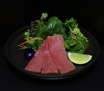 Сашими с тунцом