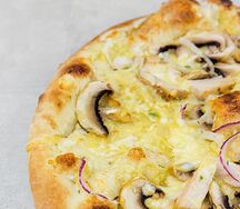 Пицца Куриная с грибами
