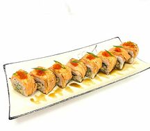 Ролл с опалённым лососем