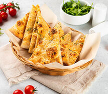 Фокачча с розмарином и пармезаном