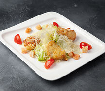 Салат Цезарь с курицей