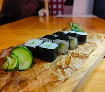 Мини ролл с огурцом