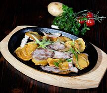 Жареный картофель по-деревенски