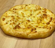 Хачапури со шпинатом и сыром