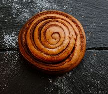 Булочка сдобная с корицей
