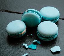 Пирожное макарони мятное