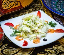 Салат цезарь с креветками