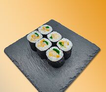 Маки с копченым кальмаром