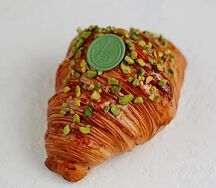 Круассан фисташковый