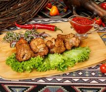 Шашлык из cвинoй шейки