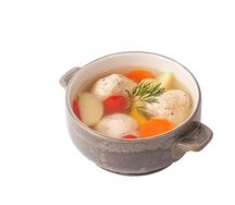 Рыбный суп с фрикадельками из судака и лосося