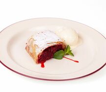 Штрудель вишневый