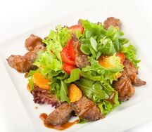 Салат с куриной печенью