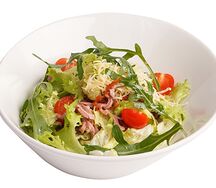 Салат с ростбифом