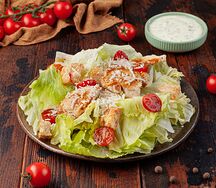 Салат Цезарь с курицей 