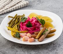 Букет из маринованных овощей