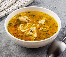 Куриный суп с лапшой