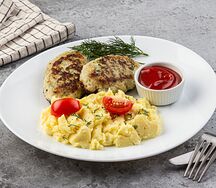 Куриные котлеты с картофельным пюре