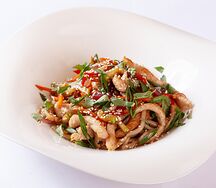 Домашняя лапша с курицей под соусом терияки