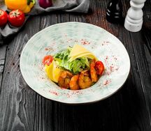 Салат Цезарь с креветками