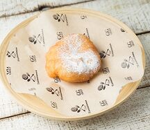 Пончик с заварным кремом