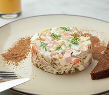 Оливье с колбасой