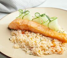 Стейк из семги с рассыпчатым рисом