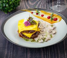 Дабл стейк с сыром и грибами