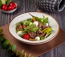 Биф-салат с сыром моцарелла и опятами