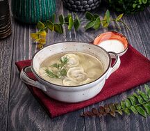 Пельмени с бульоном