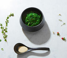 Салат чука с ореховым соусом