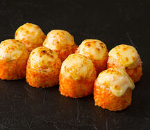 Ролл с запеченным крабом