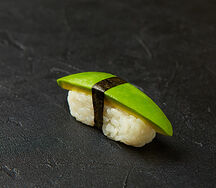 Суши авокадо