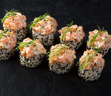 Ролл с лососем и халапеньо